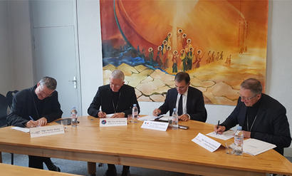 Signature d'un protocole entre l'Église catholique et la justice